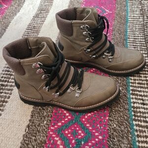 Nautica Tan Lace-Up Women's Boots